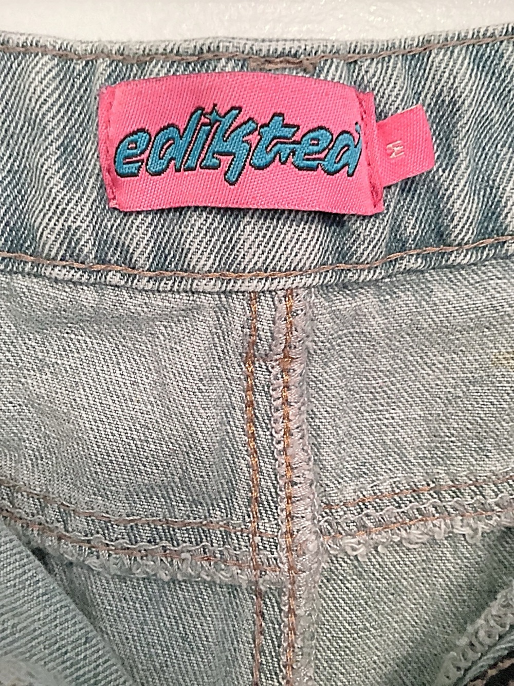 Edikted Raelynn Low Rise Baggy Jeans - Picture 8 of 9
